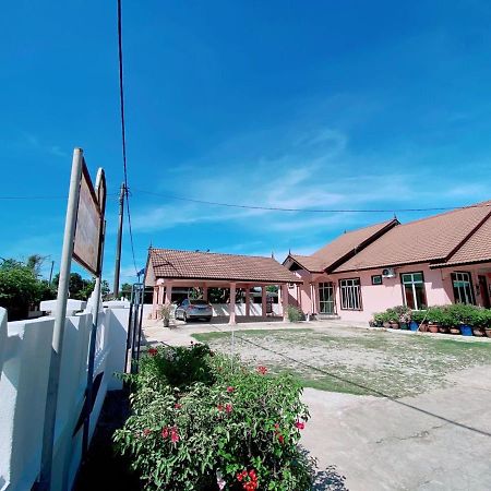 Hellokitty House - Unit 1 Villa Kuala Terengganu Eksteriør billede