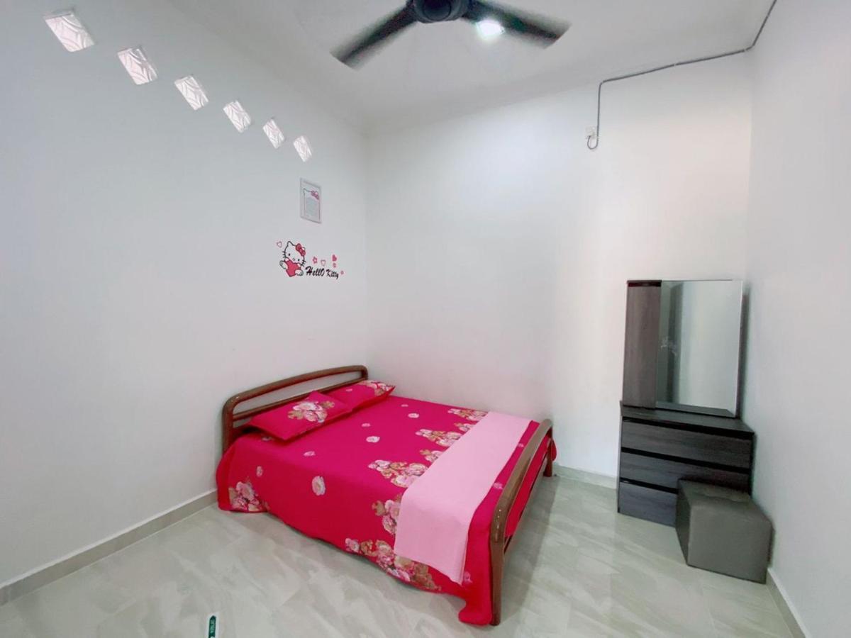 Hellokitty House - Unit 1 Villa Kuala Terengganu Eksteriør billede