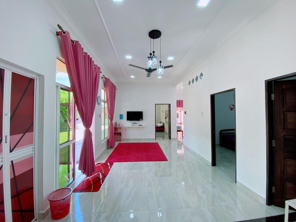 Hellokitty House - Unit 1 Villa Kuala Terengganu Eksteriør billede