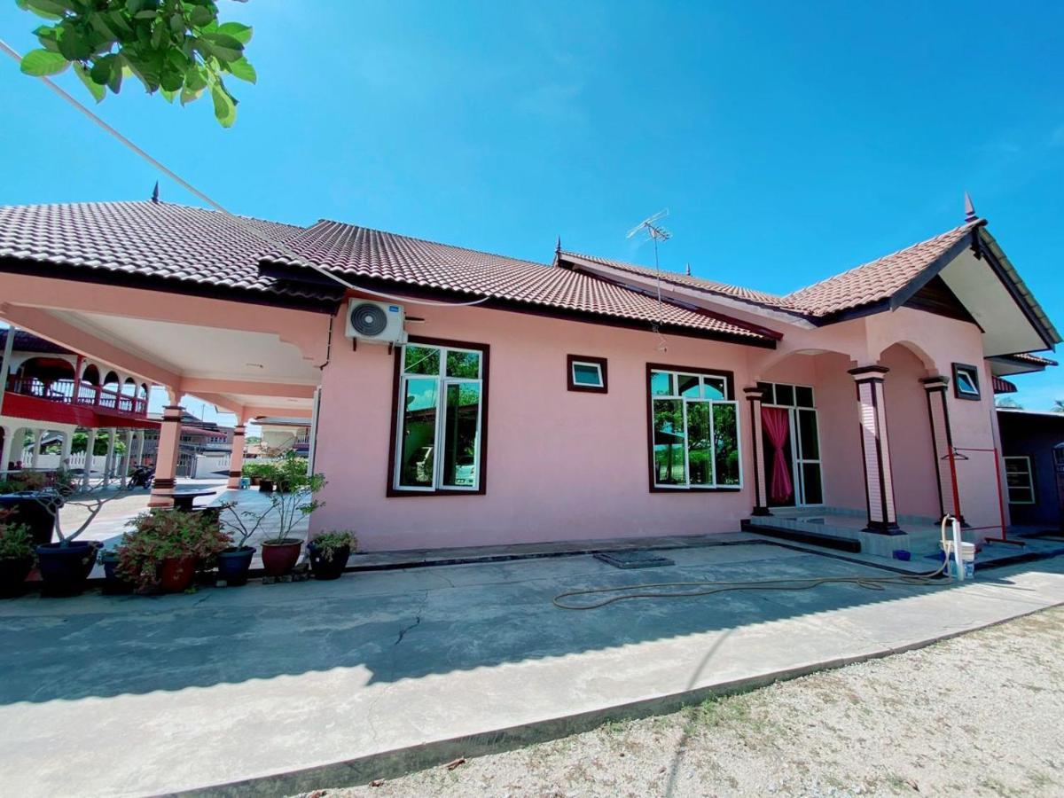 Hellokitty House - Unit 1 Villa Kuala Terengganu Eksteriør billede