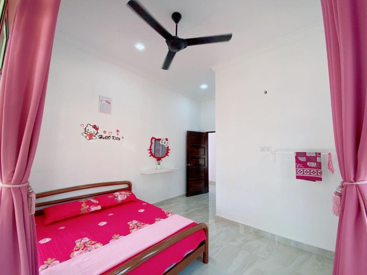 Hellokitty House - Unit 1 Villa Kuala Terengganu Eksteriør billede
