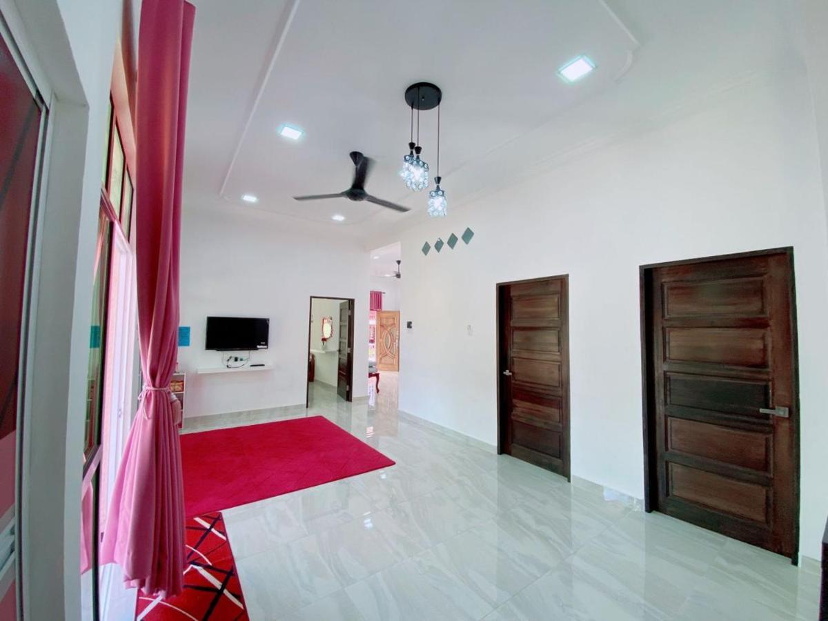 Hellokitty House - Unit 1 Villa Kuala Terengganu Eksteriør billede