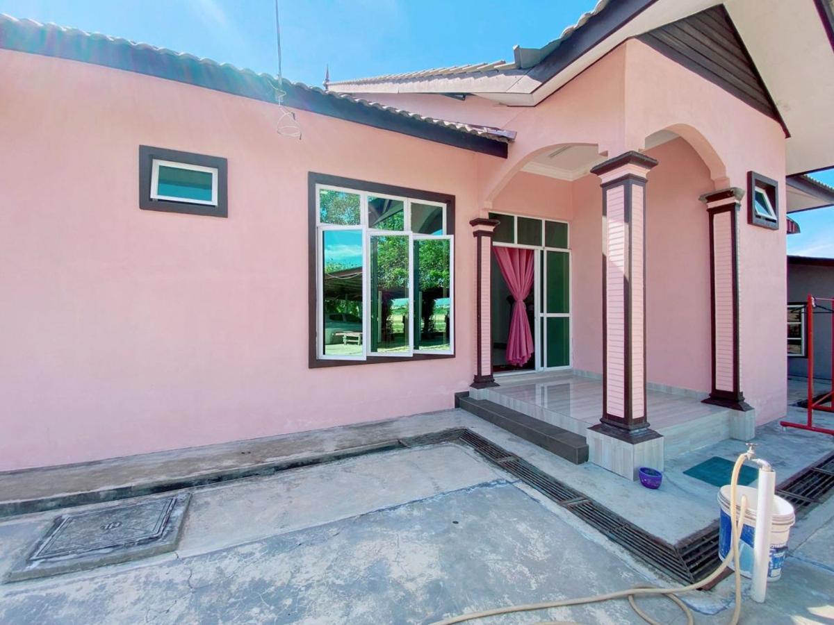 Hellokitty House - Unit 1 Villa Kuala Terengganu Eksteriør billede