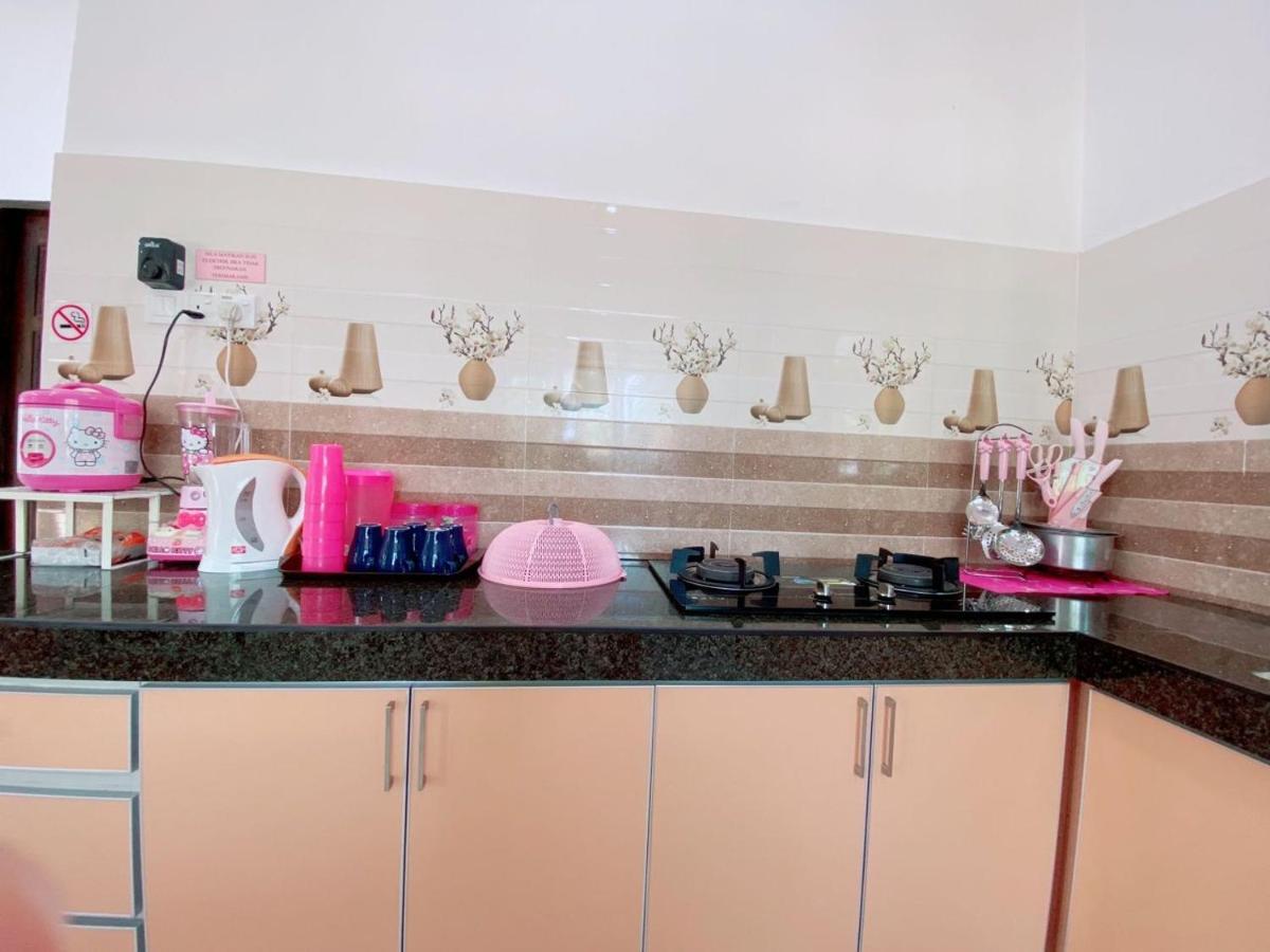 Hellokitty House - Unit 1 Villa Kuala Terengganu Eksteriør billede